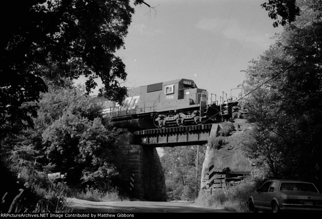 D H Northbound Over Tunnel Rd road-rail-sign-reporter-on-twitter-m60-j-25-one-of-the-most
